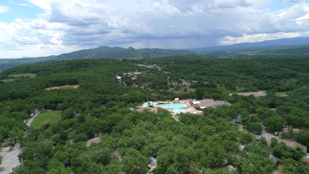 Camping Domaine De Chaussy Лагорс Экстерьер фото